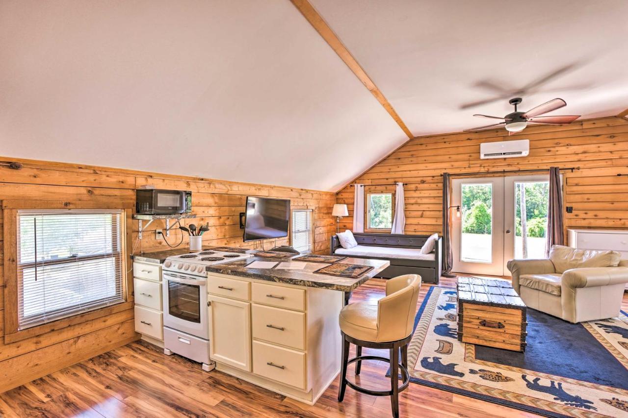 Quaint Studio With Shared Beach Walk To Suttons Bay Экстерьер фото