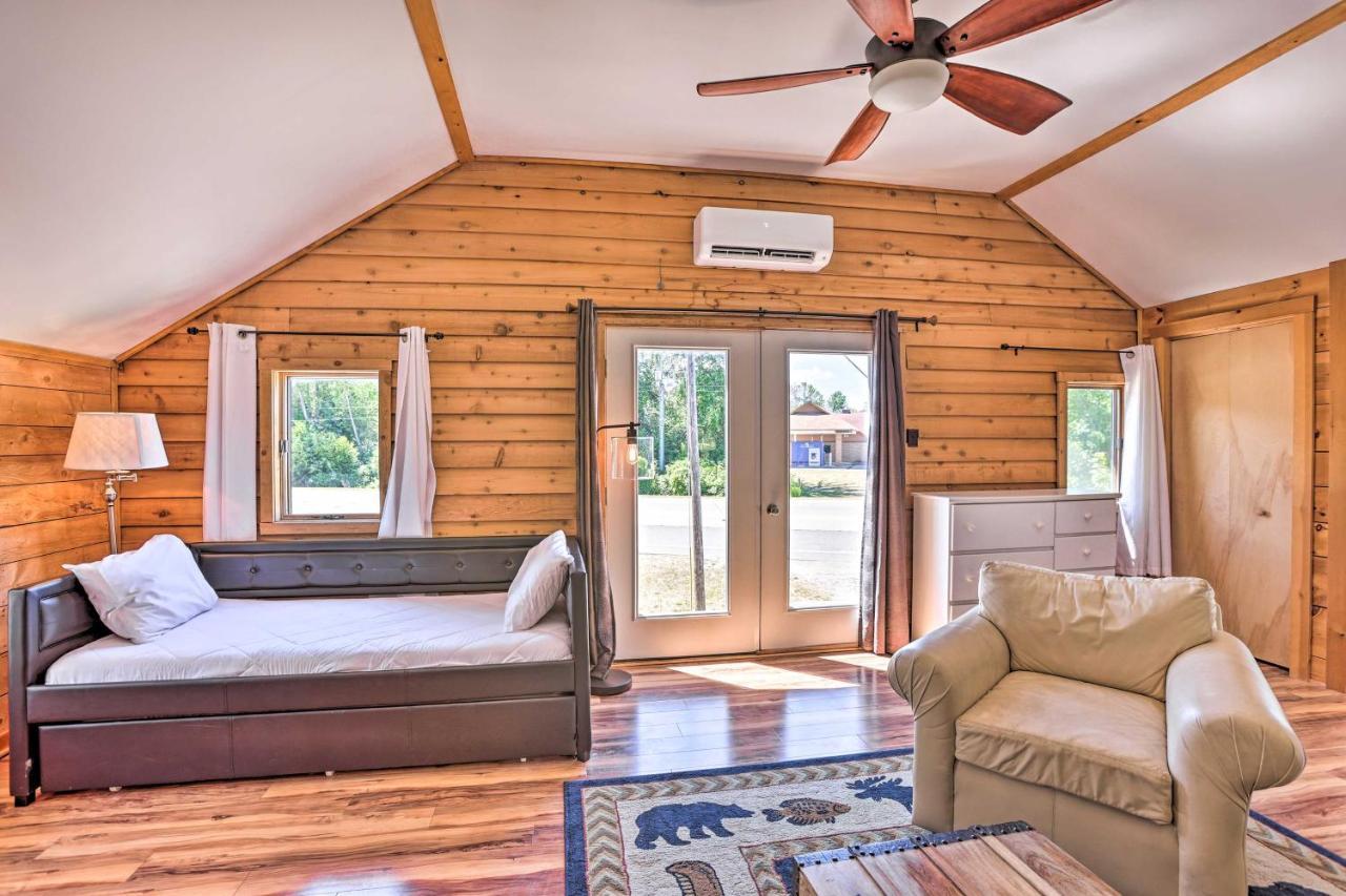 Quaint Studio With Shared Beach Walk To Suttons Bay Экстерьер фото