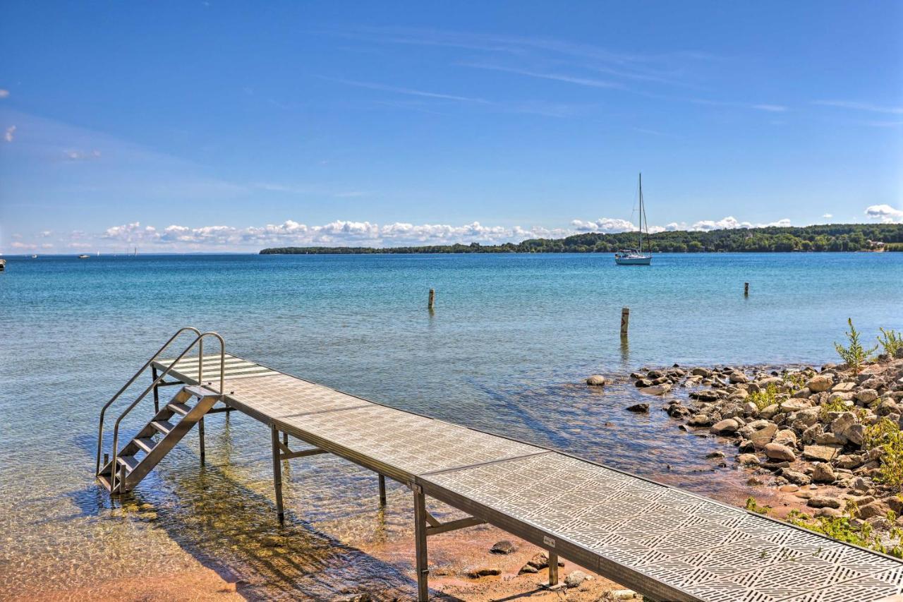 Quaint Studio With Shared Beach Walk To Suttons Bay Экстерьер фото