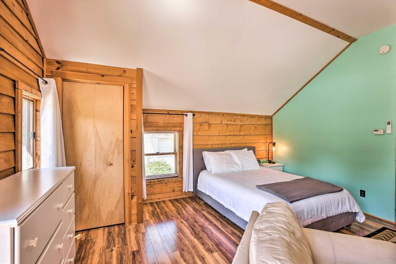 Quaint Studio With Shared Beach Walk To Suttons Bay Экстерьер фото